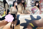 誰もが二度見しちゃう反則級なおっぱいのお姉さんを禁断の逆さ撮り Vol.1