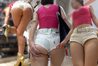 【超高画質】身震いするショートカット美女!完璧BODY&HOTパンツの激熱コラボで美乳&美クビレ&美尻がマジ堪らん!!