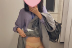 出入りの多いトイレで黒ストッキング脱いで大胆に露出自撮り♡