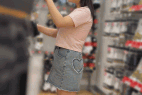 〔非コンプラ動画(75)〕アパレルスタッフ集団痴カン(セミロング、巨乳、ミニスカート)